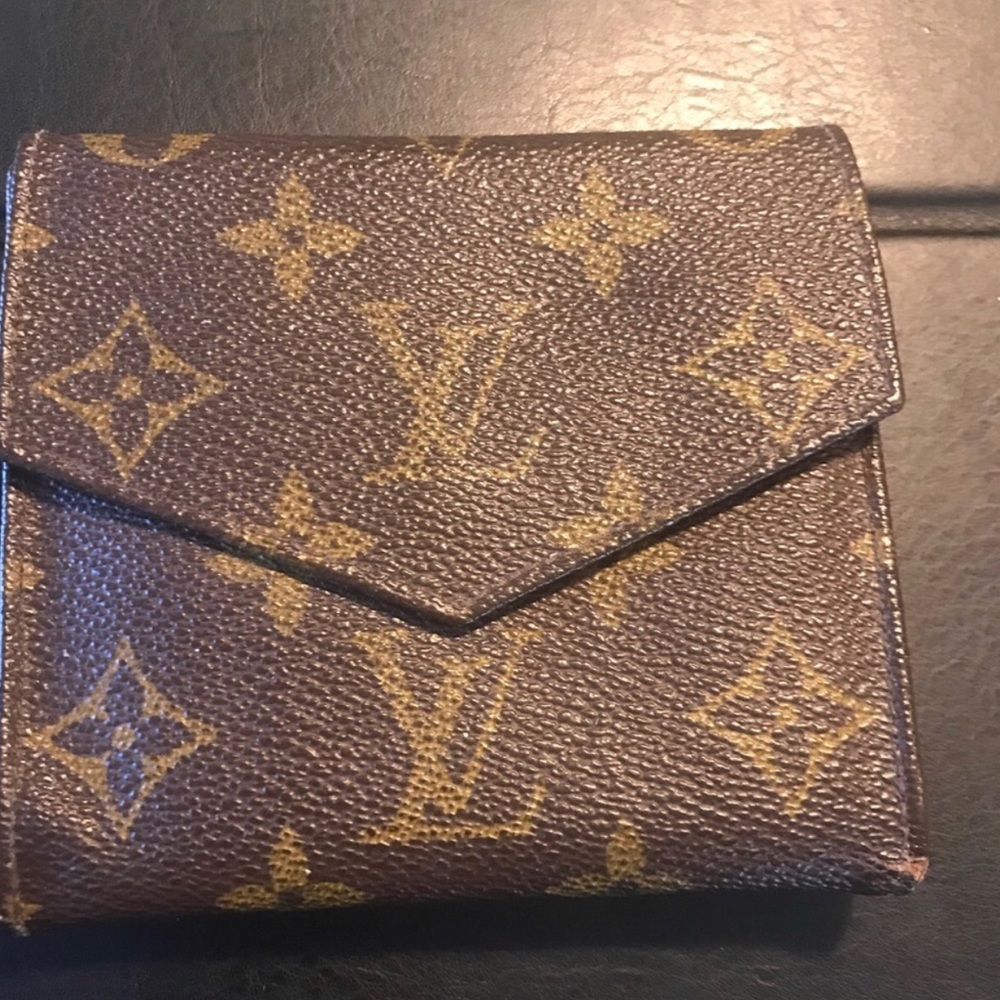 Vintage Authentic Louis vuttion wallet.